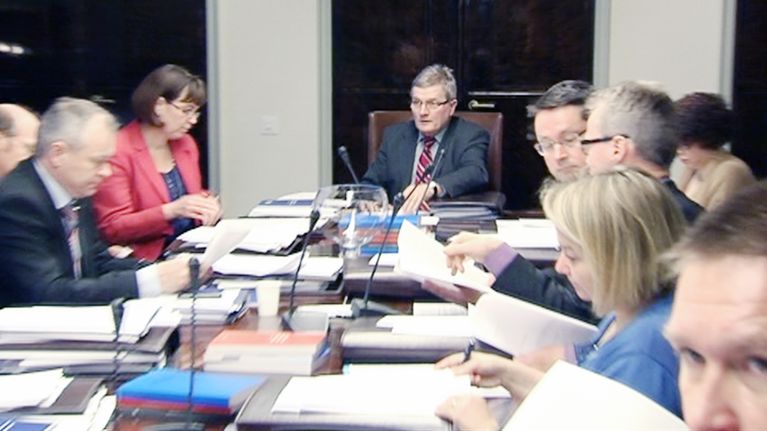Perustuslakivaliokunta kokoontuu eduskunnassa.