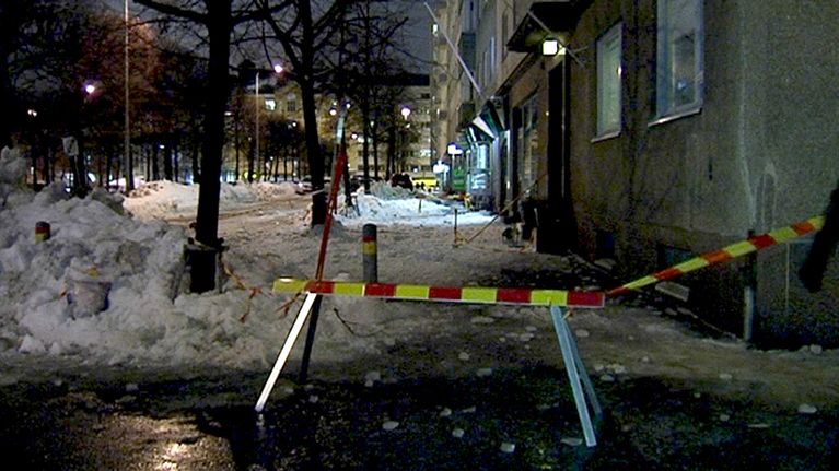 Katolta pudonnut jäälohkare surmasi jalankulkijan Helsingin Hakaniemessä tammikuussa 2011.