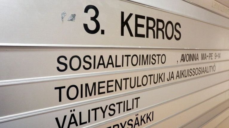 Joensuun kaupungin sosiaalitoimiston kyltti.