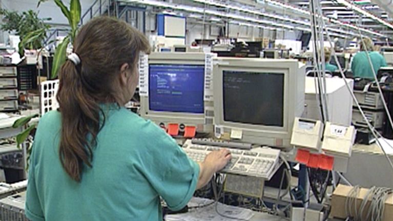 Lakkautettu Fujitsu-siemens tehdas Suomessa.