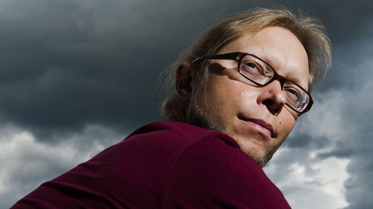 Toimittaja-kirjailija Mikko-Pekka Heikkinen