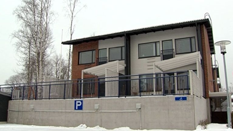 Kaksikerroksinen paritalo