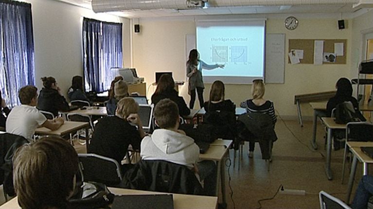 Oppilaita luokassa
