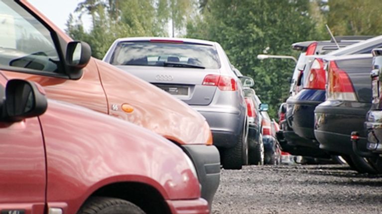 Käytettyjen autojen autokauppa Vantaalla.