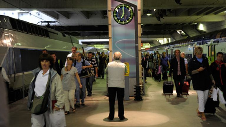 Matkustajia laiturilla Gare Montparnassella