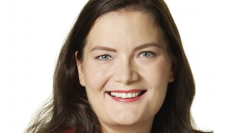 Helsingin opetuslautakunnan puheenjohtaja Minerva Krohn