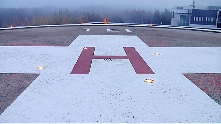 Helikopterikenttä TAYS:in katolla.