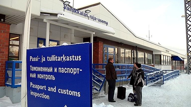 Ihmiset odottavat Allegroa saapuvaksi
