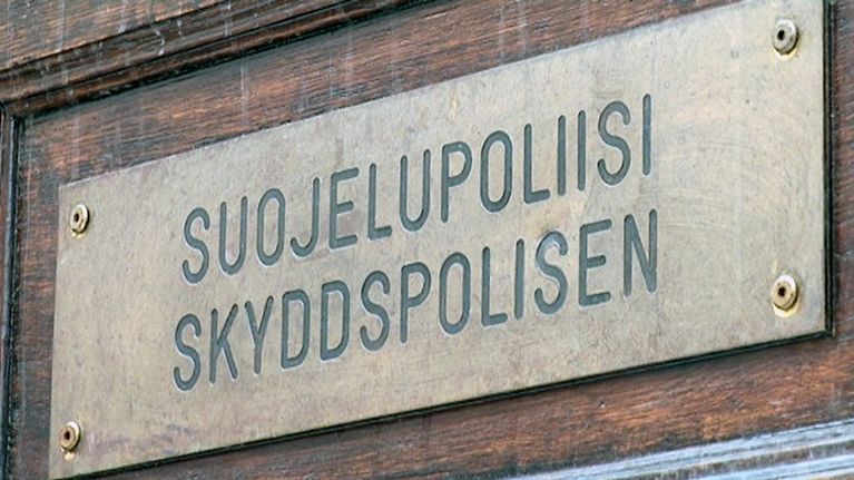 Suojelupoliisin nimikyltti