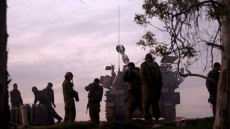 Israelin tykistö pommitti Gazan aluetta 3. tammikuuta.