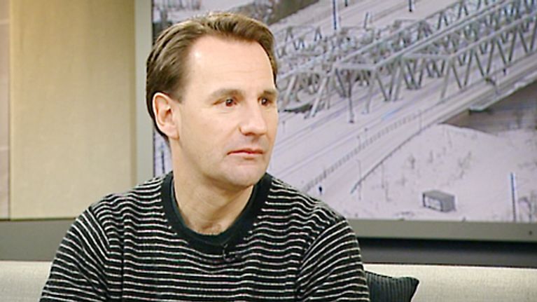 Kirjailija-toimittaja John Naish.