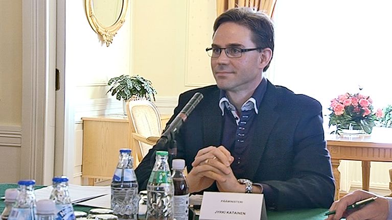 Jyrki Katainen Pääministerin haastattelutunnilla.