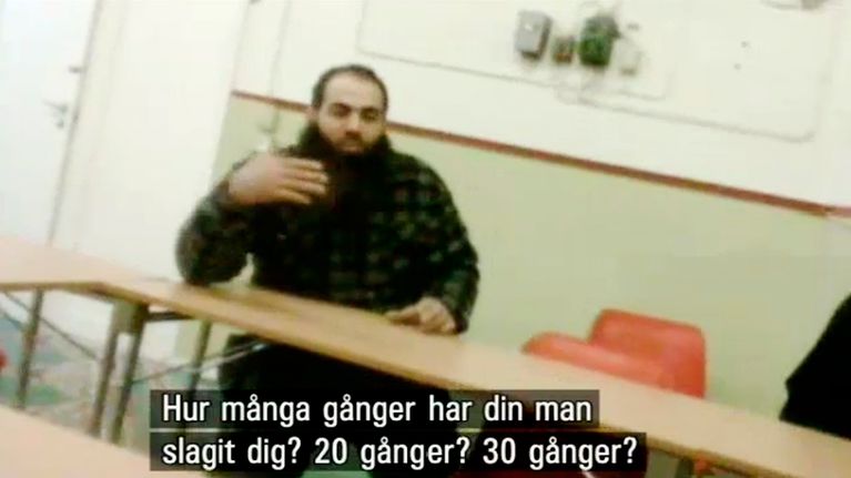 Kuinka monta kertaa miehesi on lyönyt sinua? 20 kertaa? 30 kertaa?