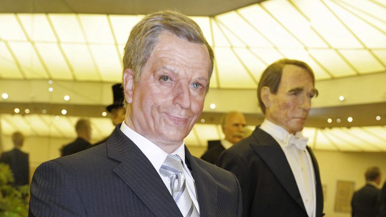 Niinistö-vahanuken kasvot.