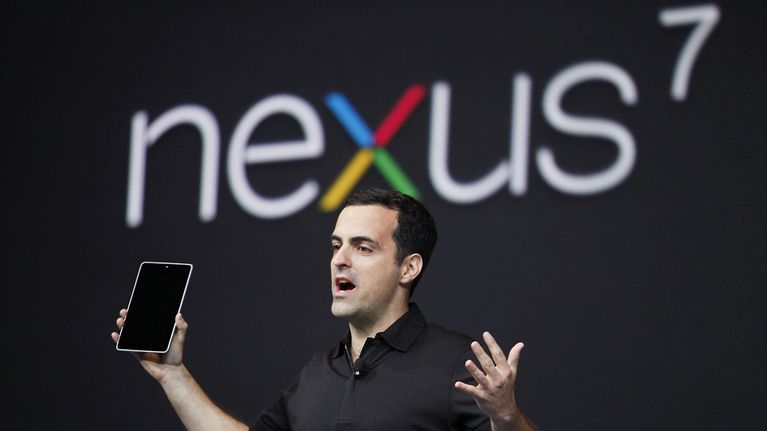 Googlen tuotekehitysjohtaja Hugo Barra esittelee Nexus-tablettia.