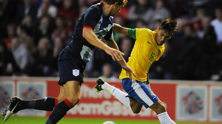 Neymar ystävyysottelussa Britanniaa vastaan heinäkuussa 2012.