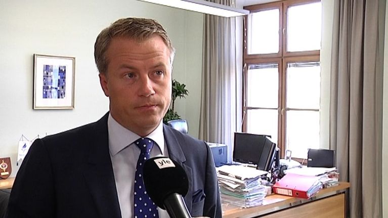 Päivähoito-oikeuden rajoittaminen repii Helsingin kaupunginhallitusta | Yle