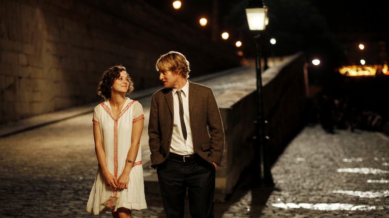 Owen Wilson ja Rachel McAdams  Woody Allenin elokuvassa Midnight in Paris.