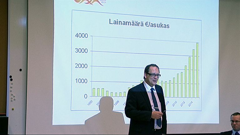 Vaasan kaupunginjohtaja Tomas Häyry esitteli tänään Vaasan seuraavien vuosien taloustilannetta.