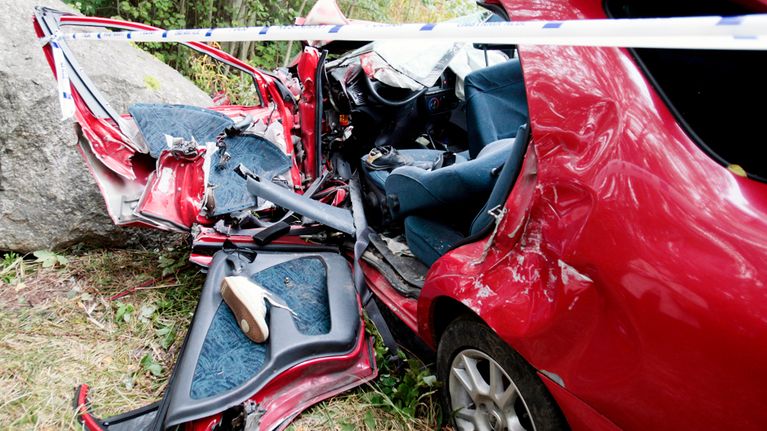 Kolaroitu auto.