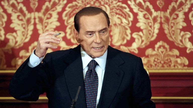Italian entinen pääministeri Silvio Berlusconi lehdistötilaisuudessa Monzassa 27. lokakuuta 2012. 