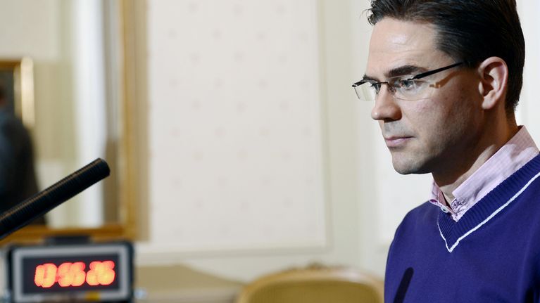 Jyrki Katainen Ylen pääministerin haastattelutunnilla virka-asunnollaan Kesärannassa Helsingissä.