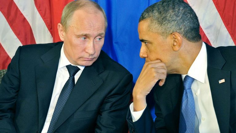 Vladimir Putin ja Barack Obama ennen G20-kokouksen alkua Meksikossa 18. heinäkuuta 2012.