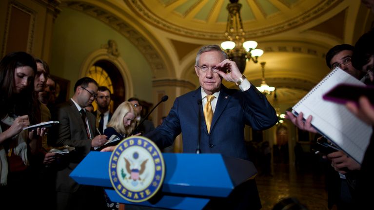 Demokraattijohtaja Harry Reid tiedotustilaisuudessa Washingtonissa 4. joulukuuta.