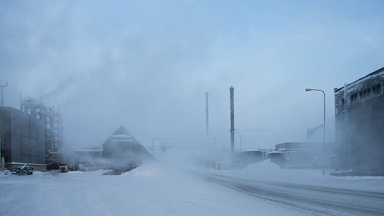 Talvivaaran kaivoksen vesihöyryjä pakkaspäivänä