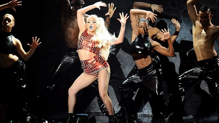 Lady Gaga esiintyy Belfastissa.