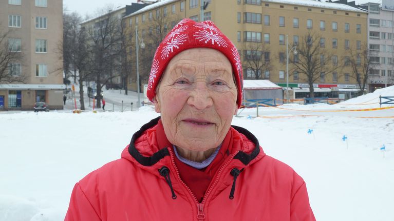 Siiri Rantanen Lahden kauppatorilla maaliskuussa 2013