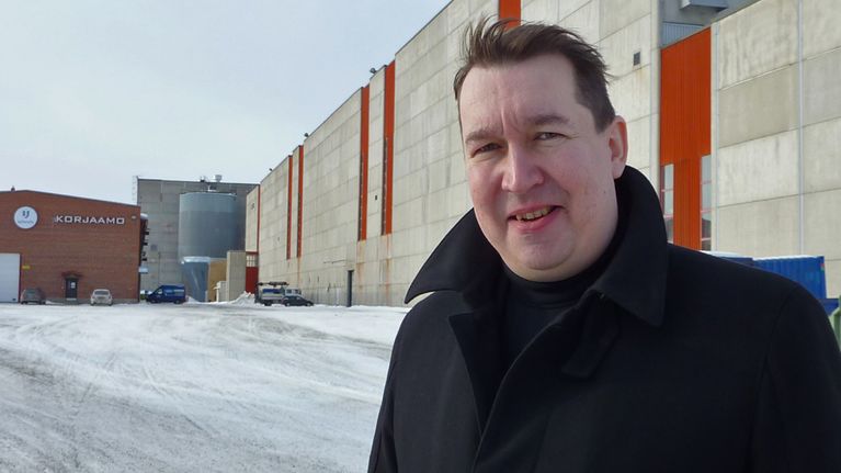 Valtavalon toimitusjohtaja Markku Laatikainen Renforsin Rannan yritysalueella.