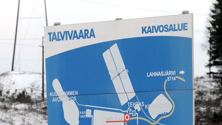 Talvivaaran kaivosalueen opastetaulu Sotkamossa.