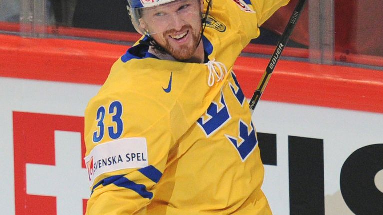 Henrik Sedin juhlii maalia