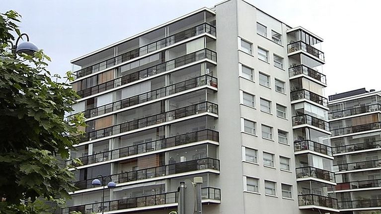 Espoolainen kerrostalo asunto-osakeyhtiö Omenakoto.