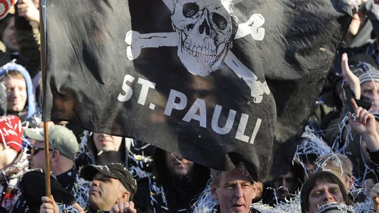 FC Saint Paulin faneja katsomossa.