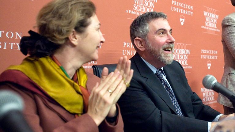 Anne-Marie Slaughter kuvassa etualalla Paul Krugmanin kanssa vuonna 2008.