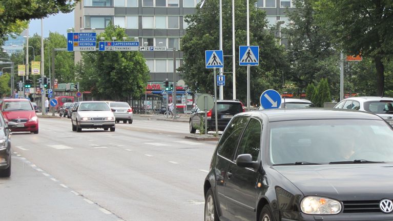 Kuvassa näkyvä risteys löytyy Yle Kymenlaakson vaarallinen koulutie -kartasta.