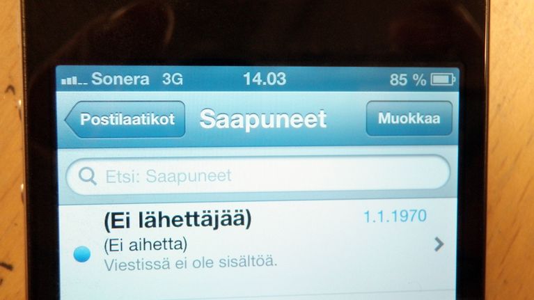 Kuvassa on sähköpostiviesti, jossa ei ole lähettäjää eikä sisältöä, mutta se on päivätty 1.1.1970. 