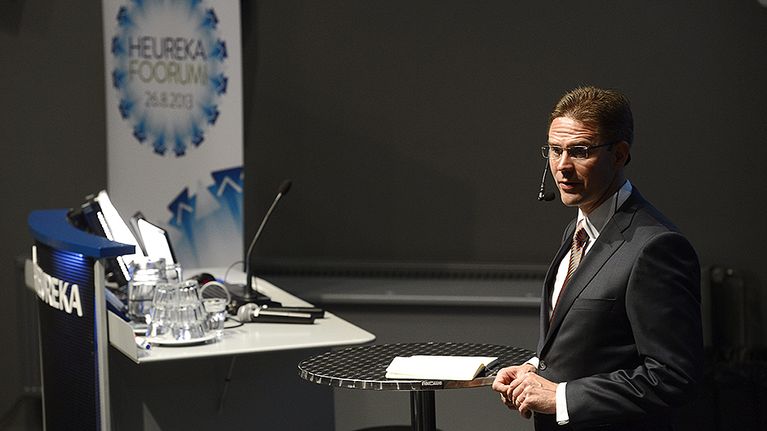 Pääministeri Jyrki Katainen puhuu Heureka-foorumissa.