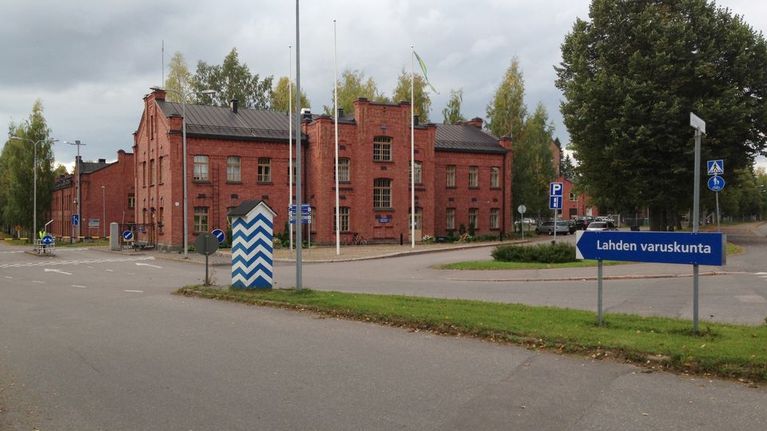 Hennalan varuskunta. 