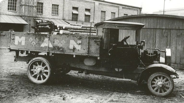 MAN-yhtiö toi vuonna 1924 ensimmäisenä markkinoille kuorma-auton dieselmoottorilla.