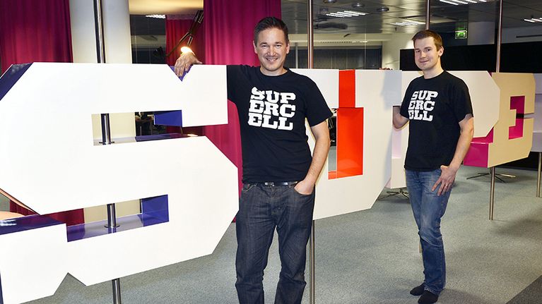 Peliyhtiö Supercell Oy:n toimitusjohtaja Ilkka Paananen ja luova johtaja Mikko Kodisoja.