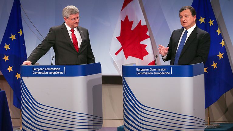 Stephen Harper ja Jose Manuel Barroso