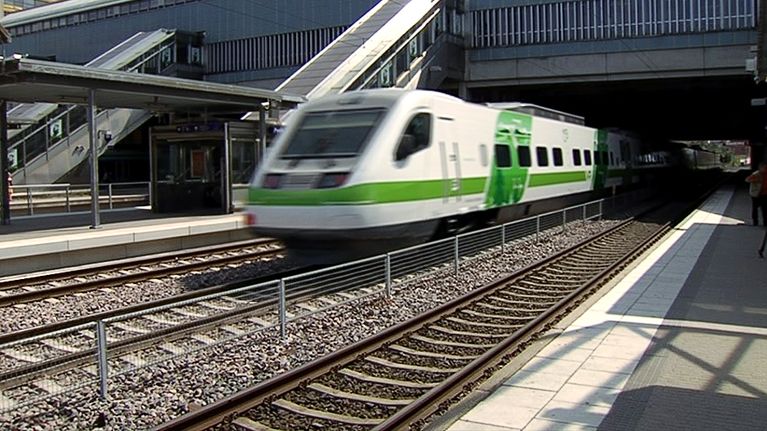 Pendolino lähdössä Pasilan asemalta.