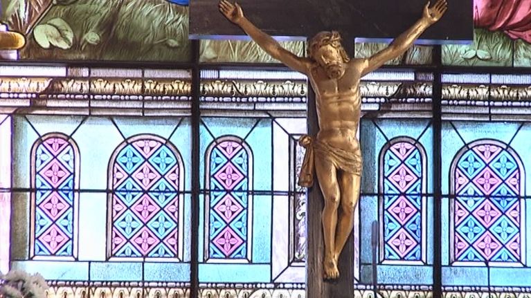 Jeesus ristillä Pyhän ristin kirkossa Raumalla
