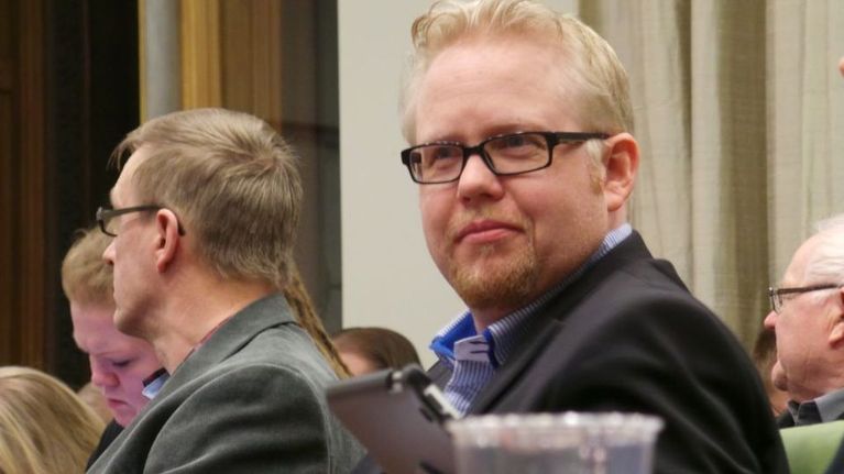 Juha Vasama Porin valtuustossa.