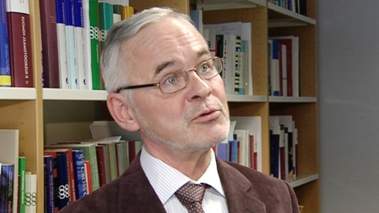 Helsingin yliopiston siviilioikeuden professori Urpo Kangas.