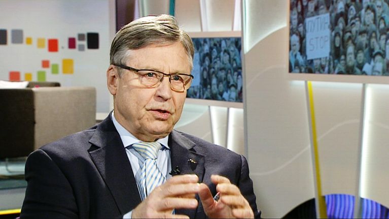 Ulkoasiainvaliokunnan varapuheenjohtaja Pertti Salolainen (kok.)