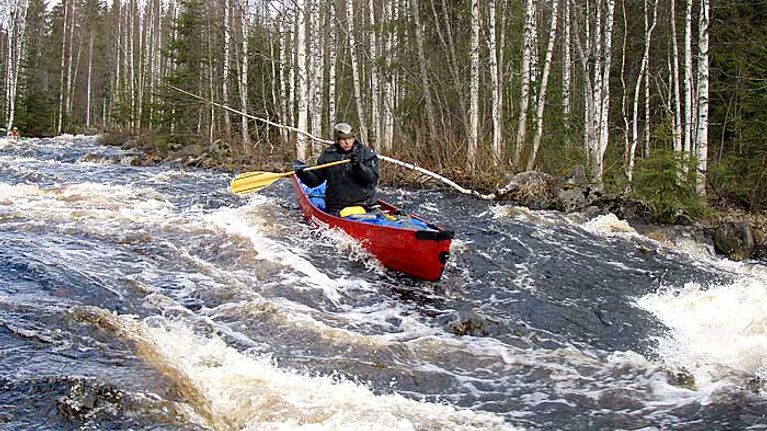 Jaakko Mäkikylä kangaskoskessa